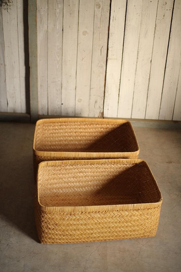 状態良く形の綺麗な古い竹編みの収納かご　行李