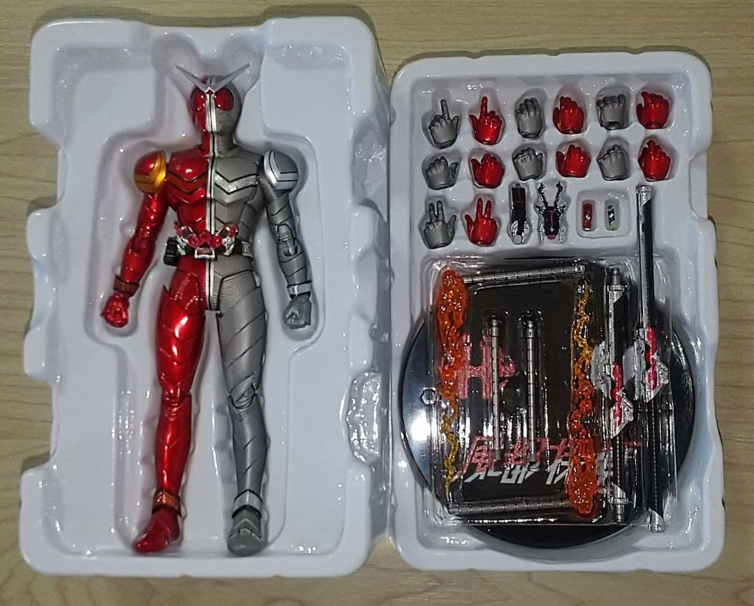 S.H.Figuarts(真骨彫製法)仮面ライダーW 2体セット