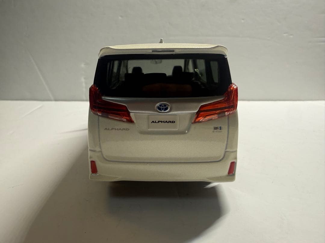 トヨタアルファードカラーサンプルミニカー
