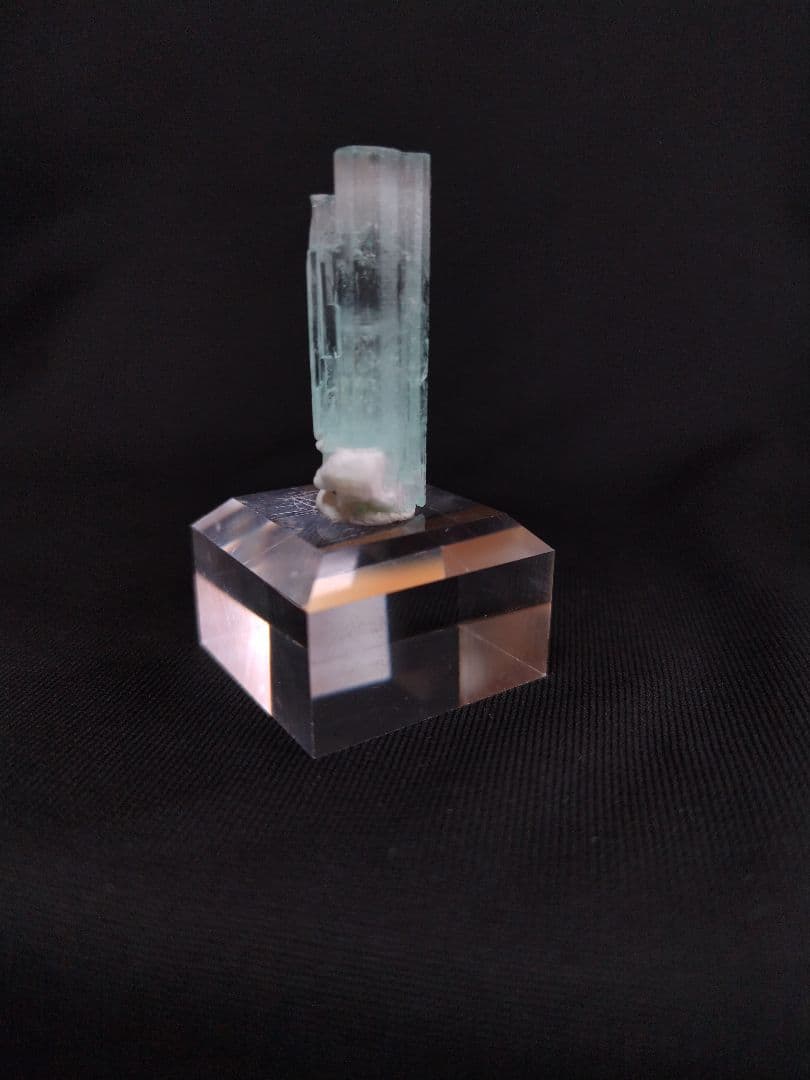 アクアマリン　原石　Aquamarine