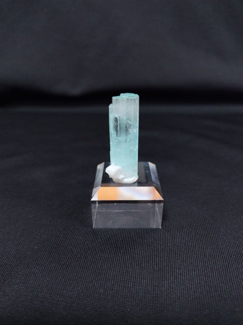 アクアマリン　原石　Aquamarine