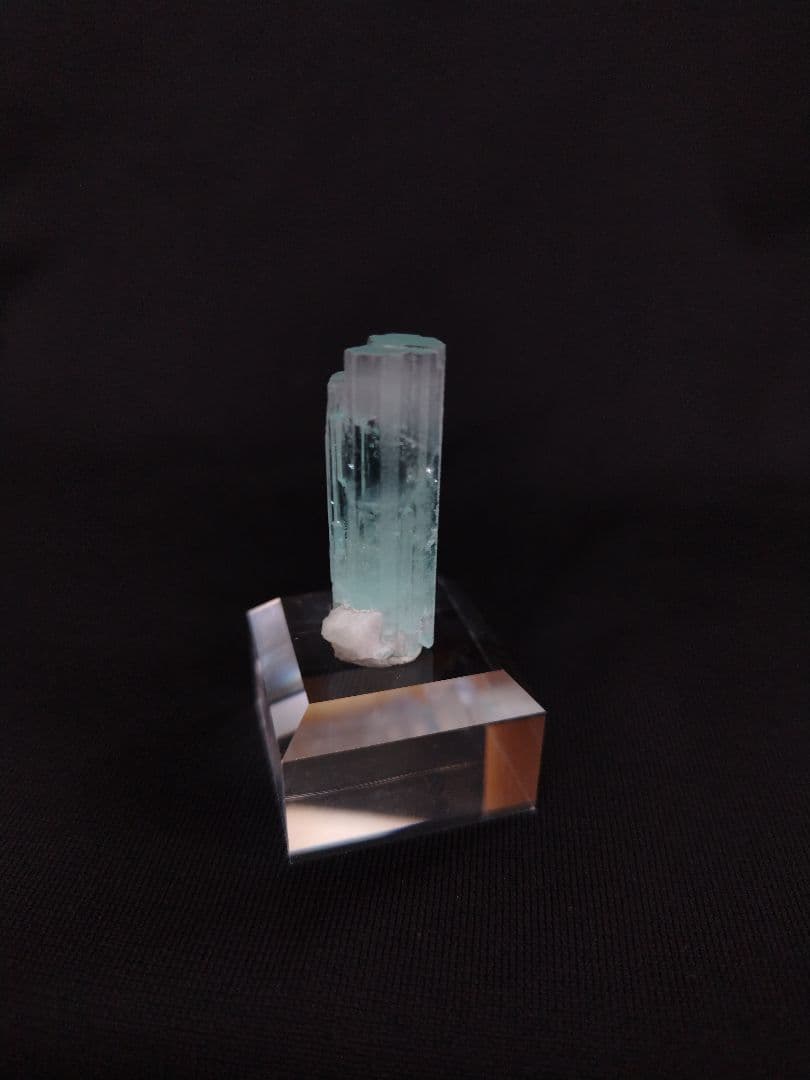 アクアマリン　原石　Aquamarine