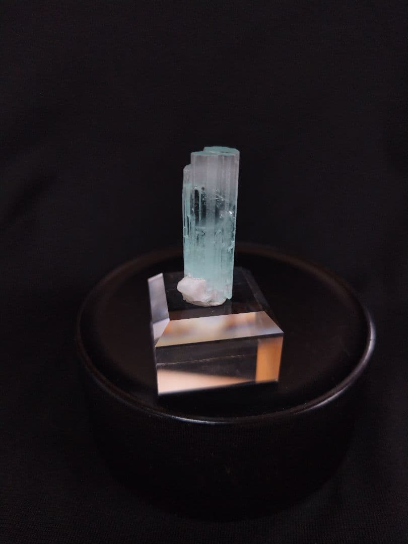 アクアマリン　原石　Aquamarine