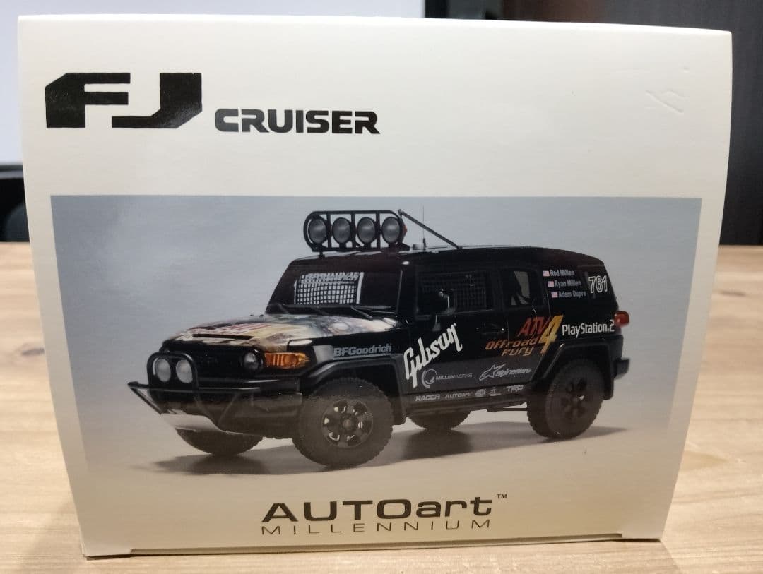 1/18 オートアート　トヨタ　FJクルーザー　ミニカー　ブラック　PS　ソニー