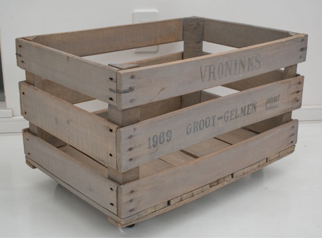 1点もの！りんご木箱　キャスター付き　インダストリアルシャビー系インテリア