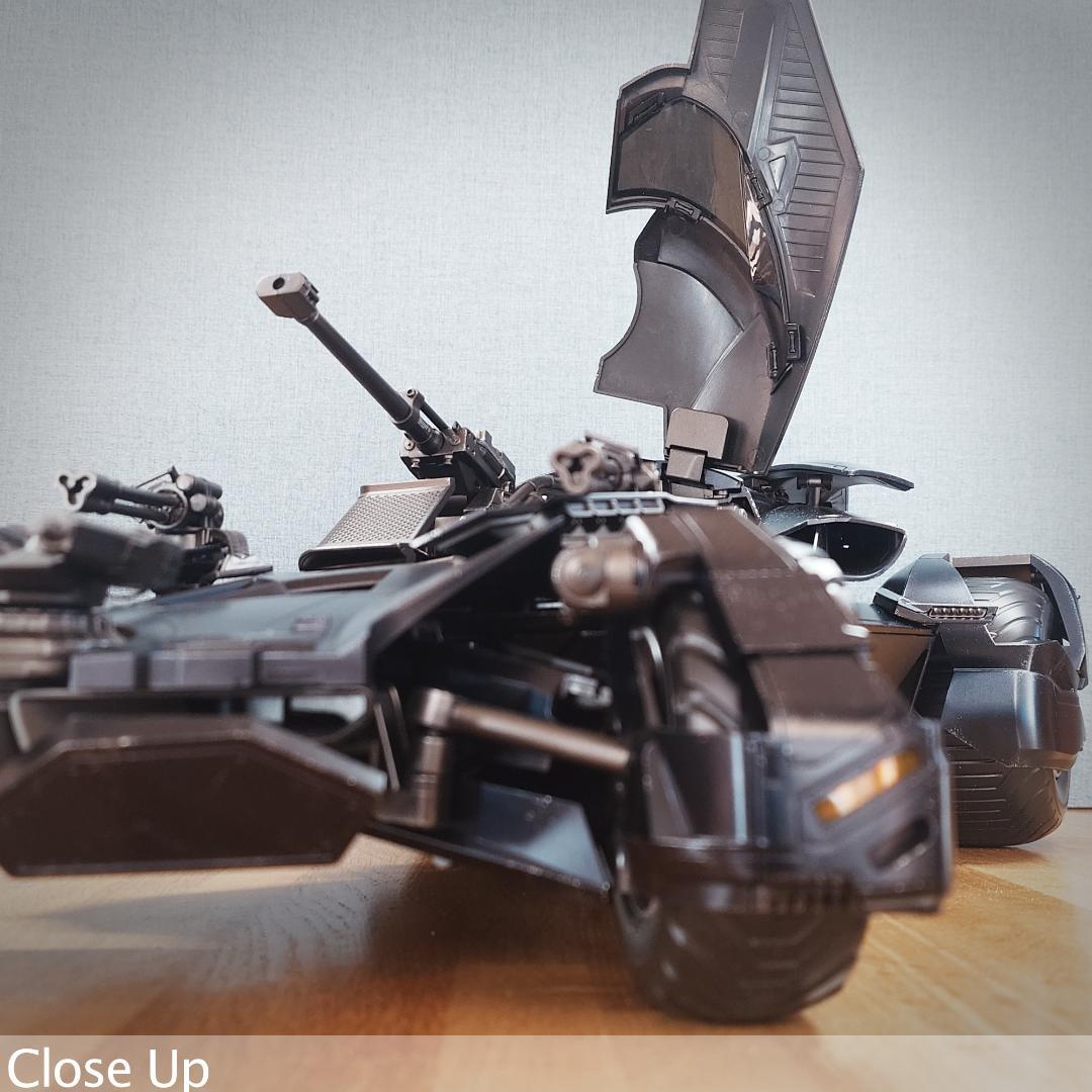 喜玩社 バットモービル 1/12 塗装済み完成品