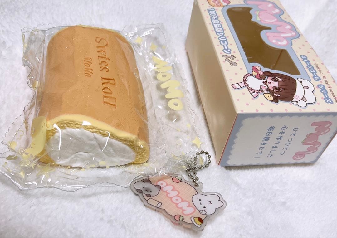 momoスクイーズ ロールケーキ - メルカリ