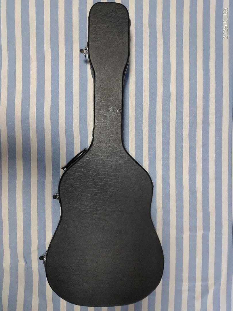 Morrisのカッタウェイ・アコースティックギターS-30ハードケース付き
