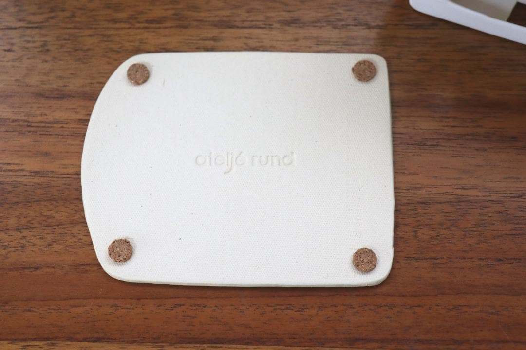 アトリエ ルンド スモーヒュースSmahus　出窓のある家