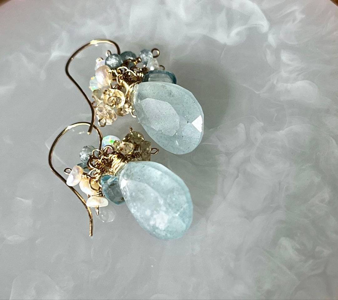 kayaです。シンデレラアクアマリンのモリモリピアス