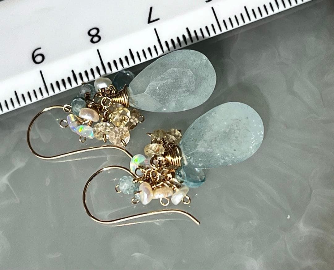 kayaです。シンデレラアクアマリンのモリモリピアス