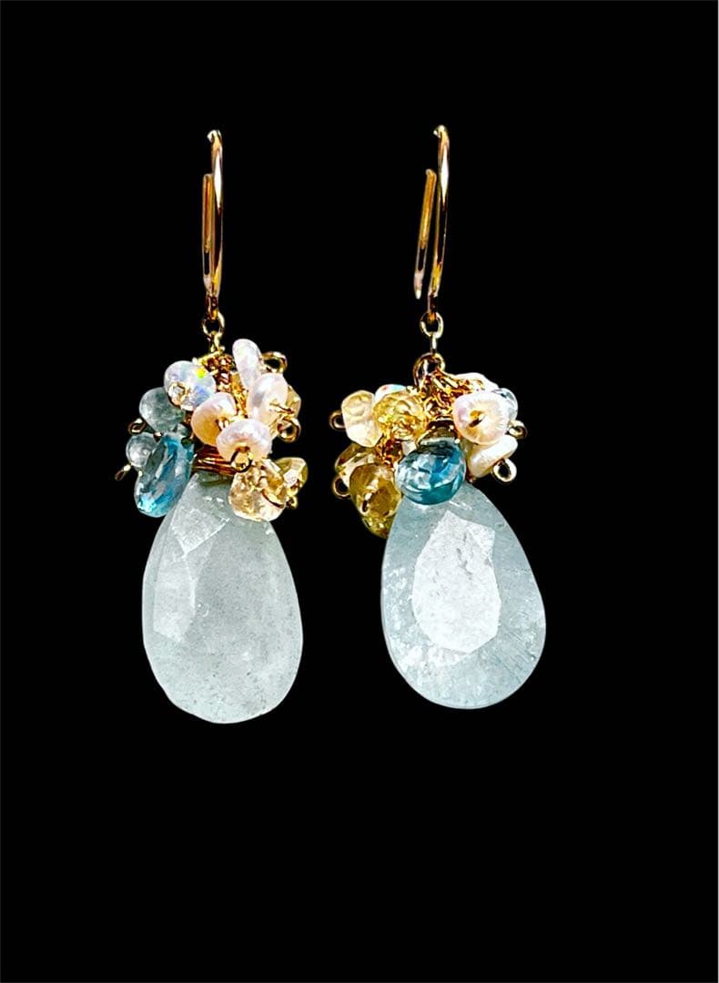 kayaです。シンデレラアクアマリンのモリモリピアス