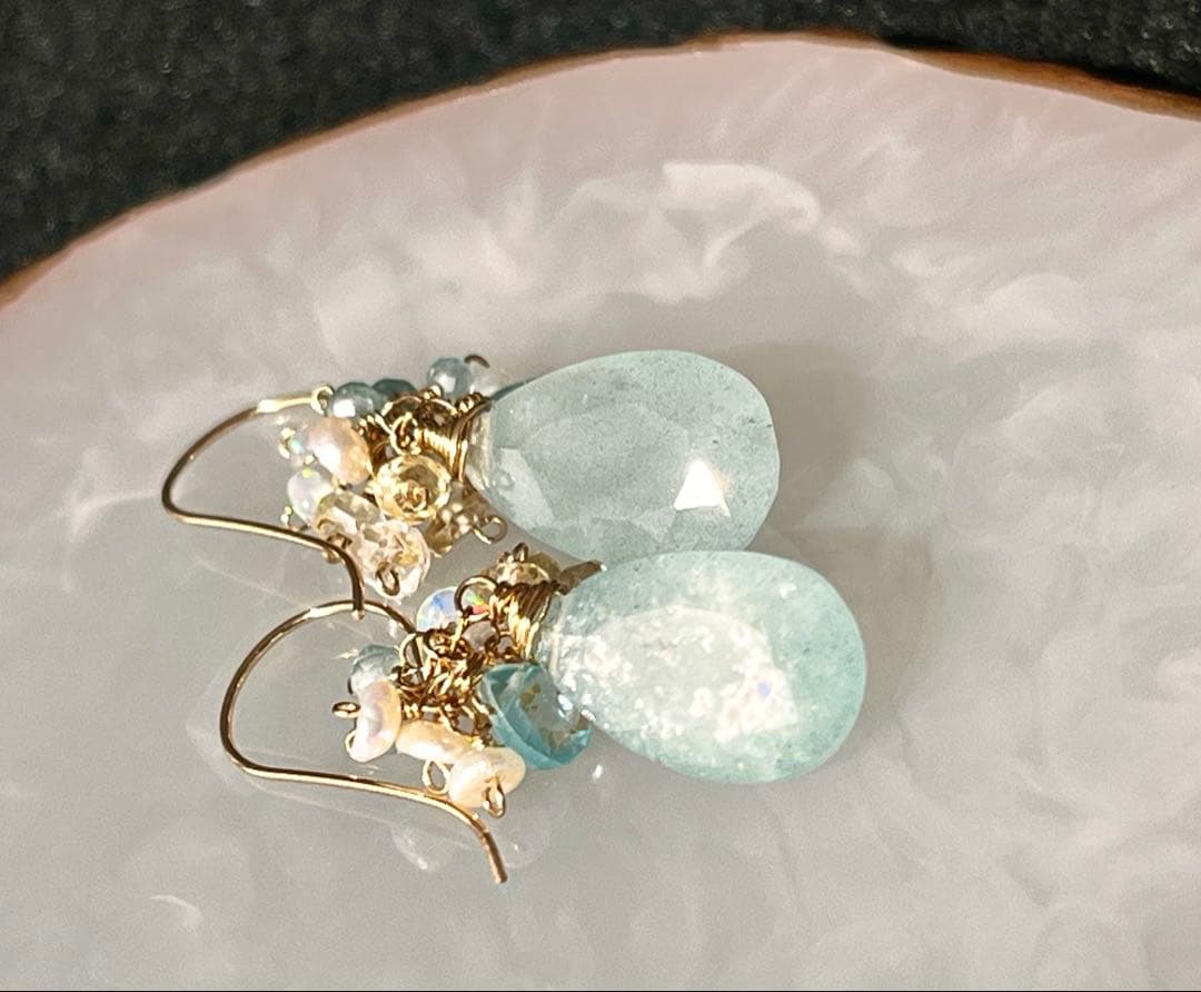 kayaです。シンデレラアクアマリンのモリモリピアス