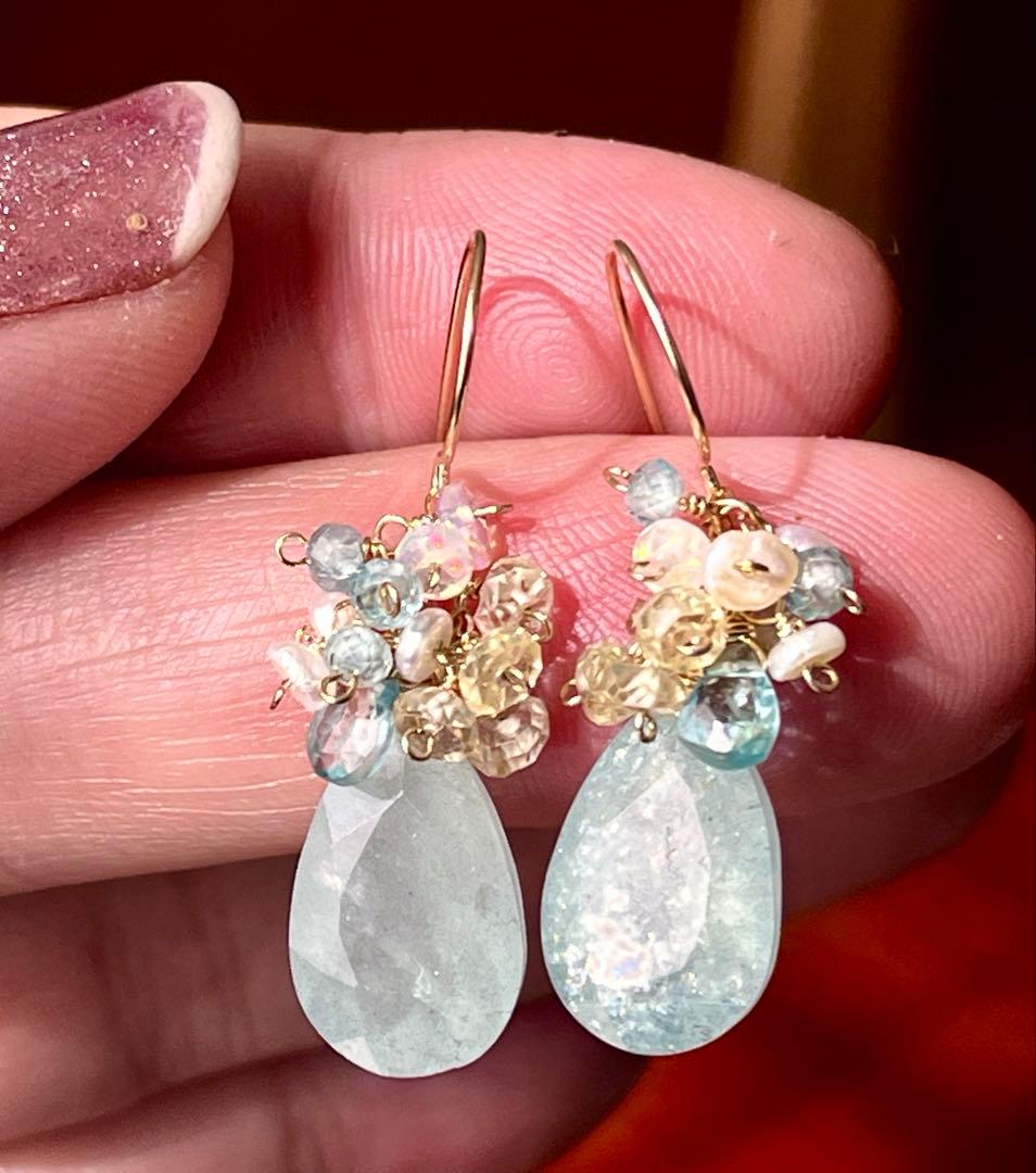 kayaです。シンデレラアクアマリンのモリモリピアス