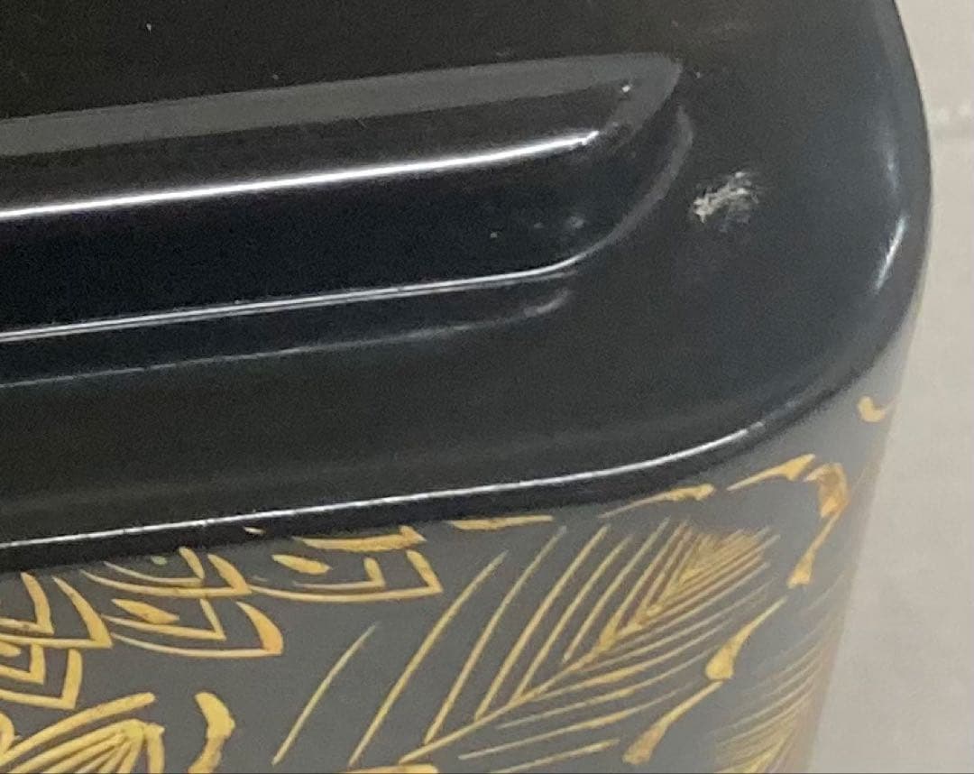 B519b「黒漆塗沈金菊尽 二段重箱」木製　輪島塗　紙箱　お節料理