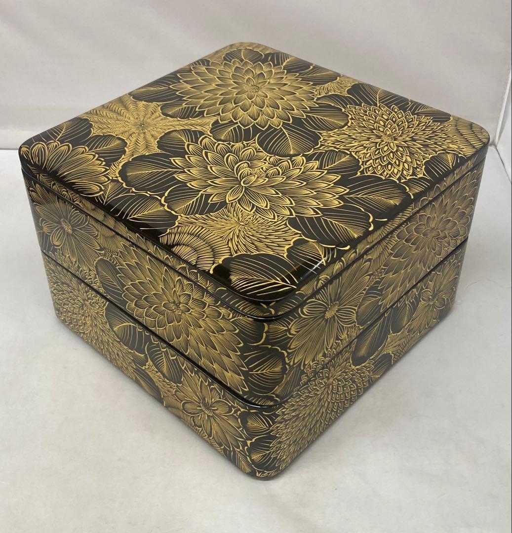B519b「黒漆塗沈金菊尽 二段重箱」木製　輪島塗　紙箱　お節料理