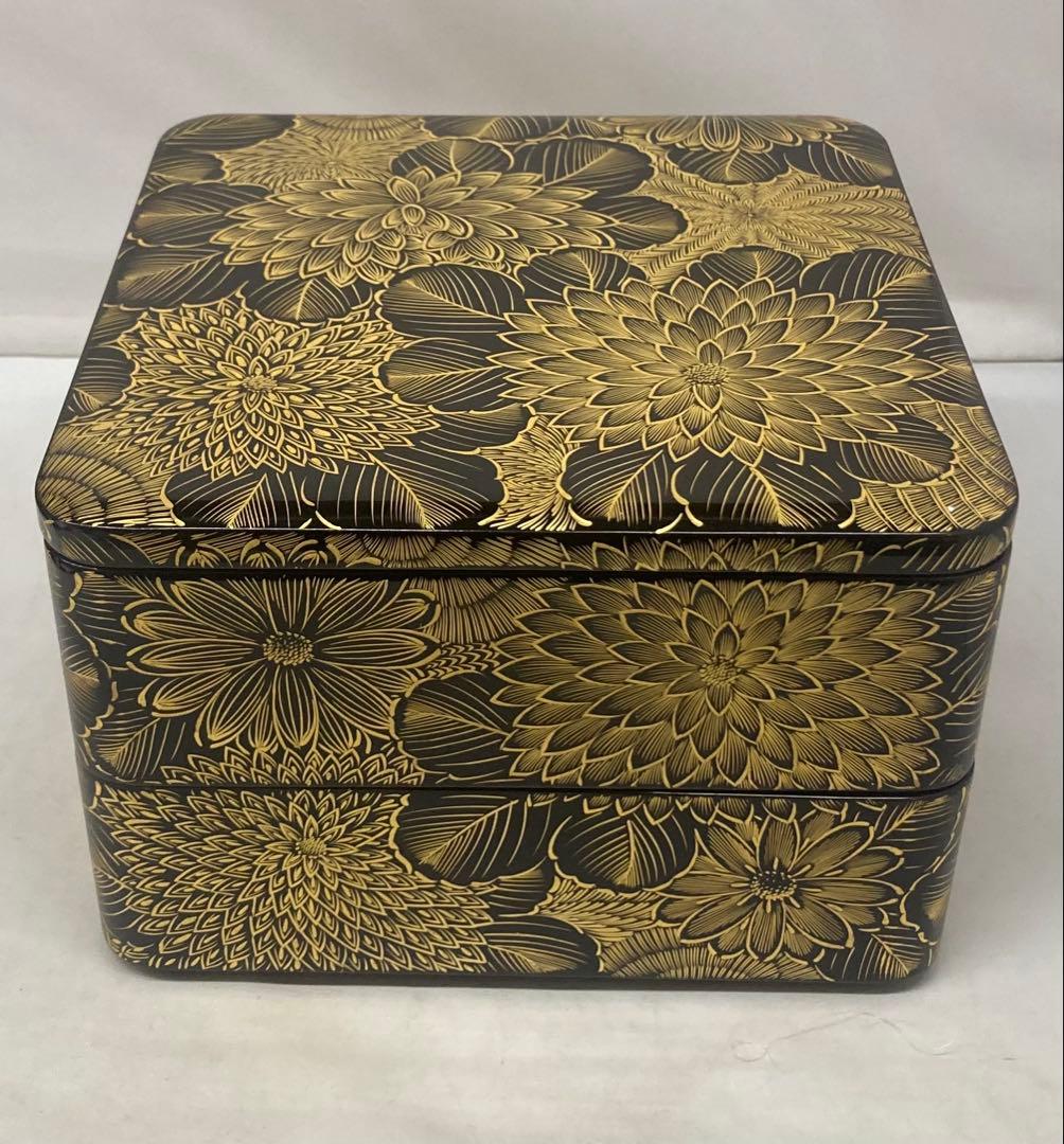 B519b「黒漆塗沈金菊尽 二段重箱」木製　輪島塗　紙箱　お節料理