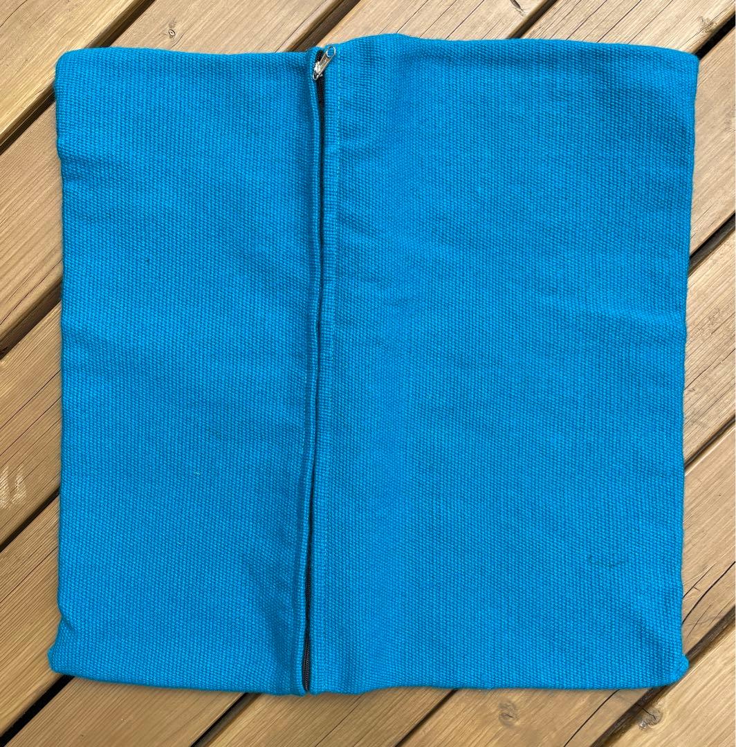 ペルーの手作り刺繍　アルパカブレンド　クッションカバー　伝統的な刺繍　45x45