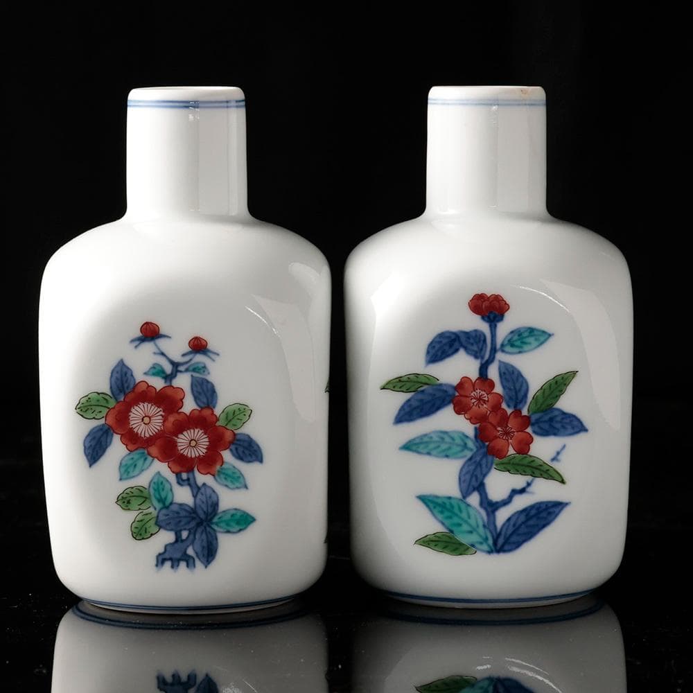 人間国宝 十三代今泉今右衛門 錦花画酒器 徳利 盃五客 共箱 黄布 栞 色鍋島