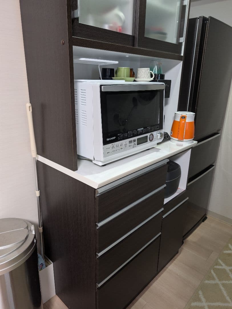 ★ゆな★ニトリ 食器棚 ダークブラウン ガラス扉付き ソフトクローズ