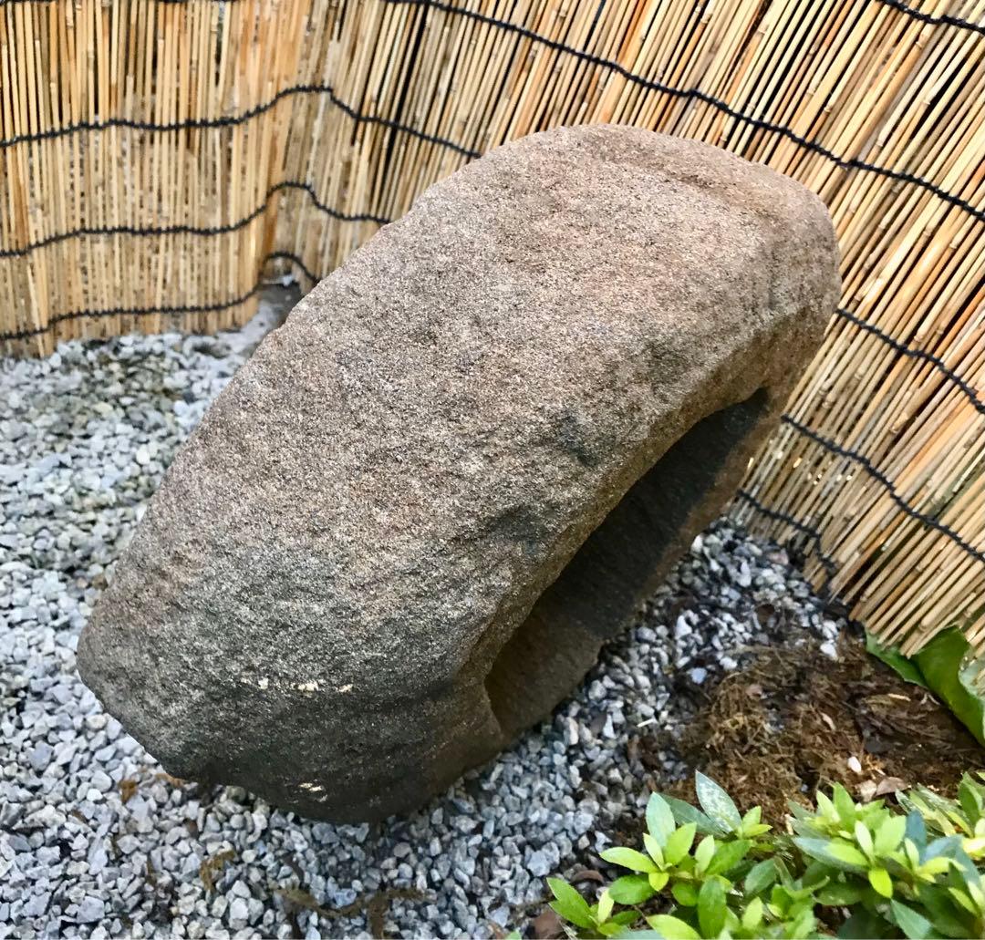 【天然自然石・扇型石灯篭・オブジェ・坪庭灯篭・足元灯篭】庭石・置物・ガーデニング
