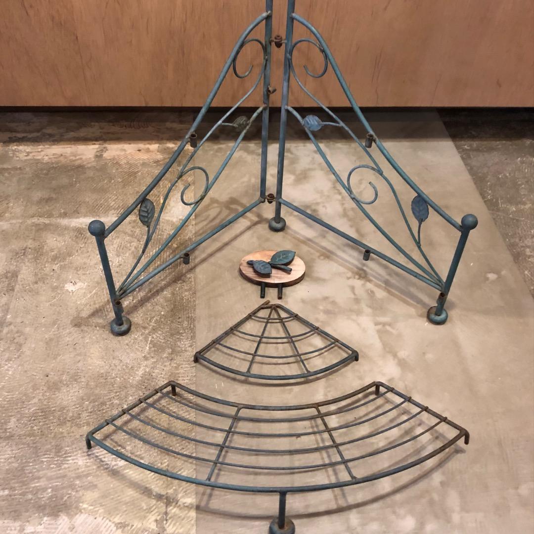 昭和レトロ　アイアン　コーナーラック　古道具　飾り棚　三角コーナーラック　収納