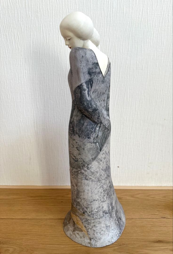 岩瀬なほみ　木彫布貼人形　秋露