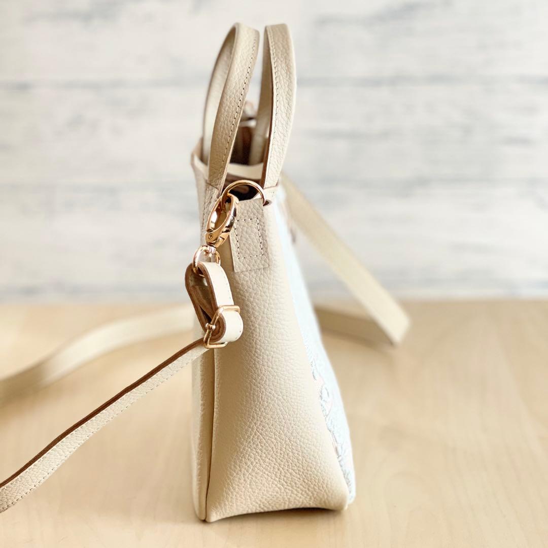 トート型本革ショルダーバッグ　smile flower RB602-051