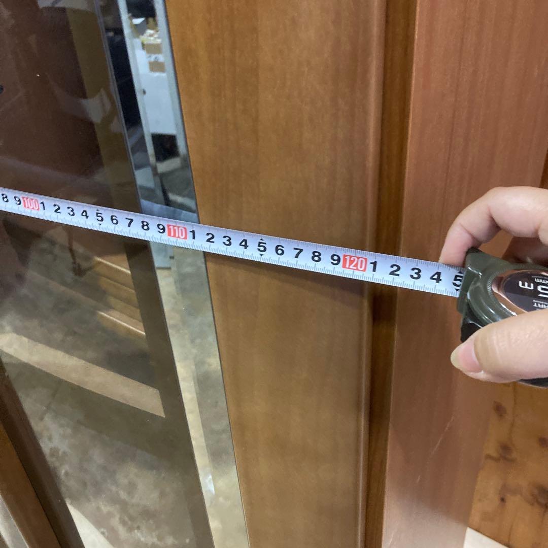 木製ガラス扉キャビネット　食器棚