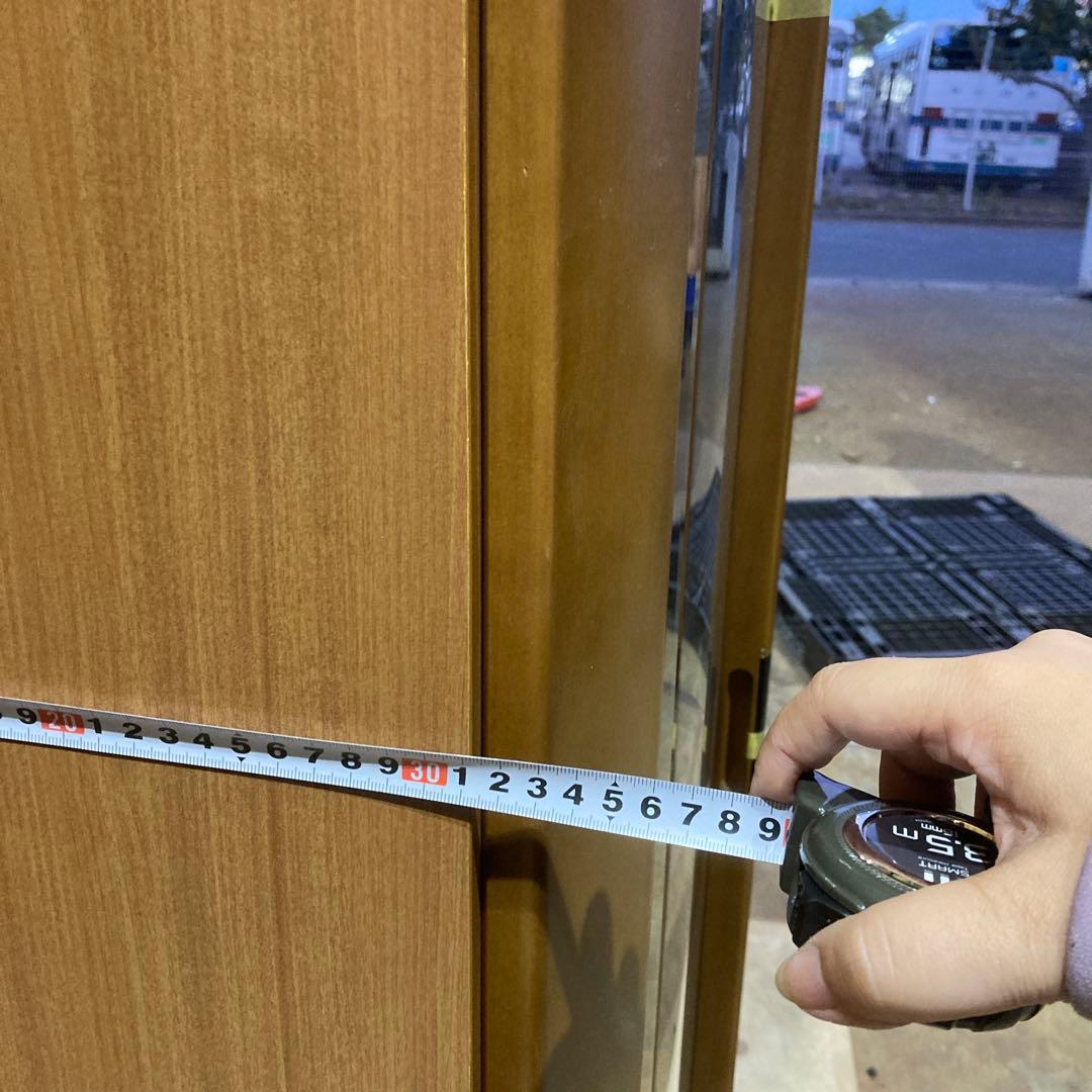 木製ガラス扉キャビネット　食器棚