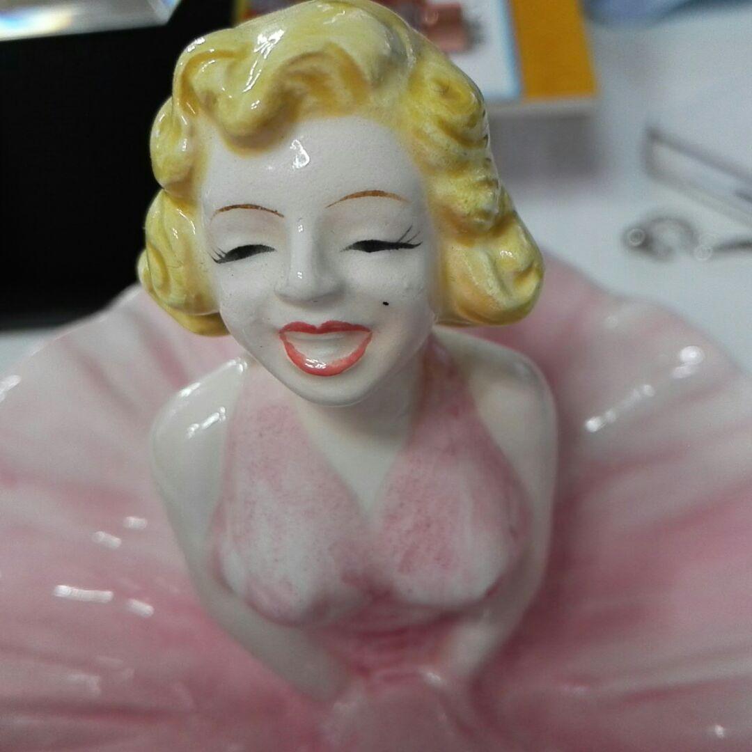 灰皿　令和記念日に、いやされます。