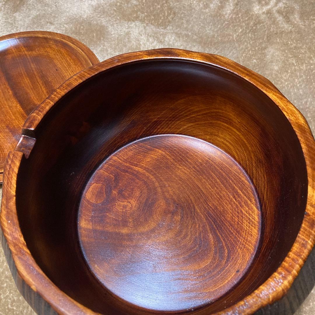 新品　未使用品　日本の漆器　　栃材くり抜き　四国彫りおひつ