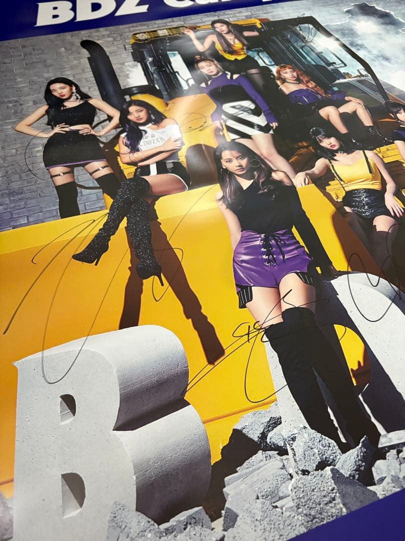 ファイテン様】TWICE BDZ 全メンバー直筆サイン入りポスター - メルカリ
