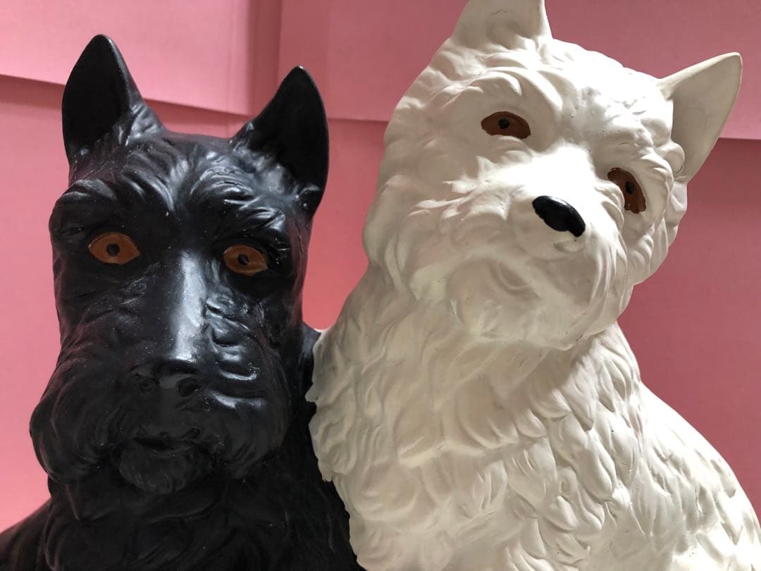 ブラックアンドホワイトスコッチウイスキーのノベルティ、店頭ディスプレイ