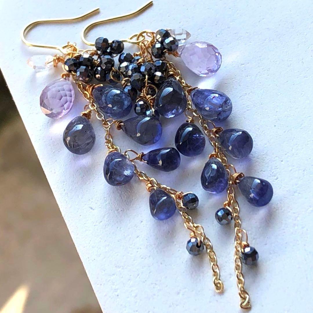 天然石ぷるっと大粒アイオライトのしゃら〜んぶどうピアス14kgf