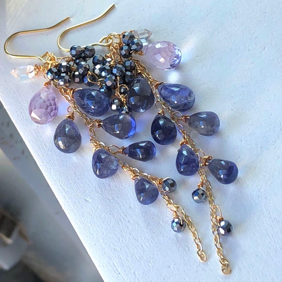 天然石ぷるっと大粒アイオライトのしゃら〜んぶどうピアス14kgf