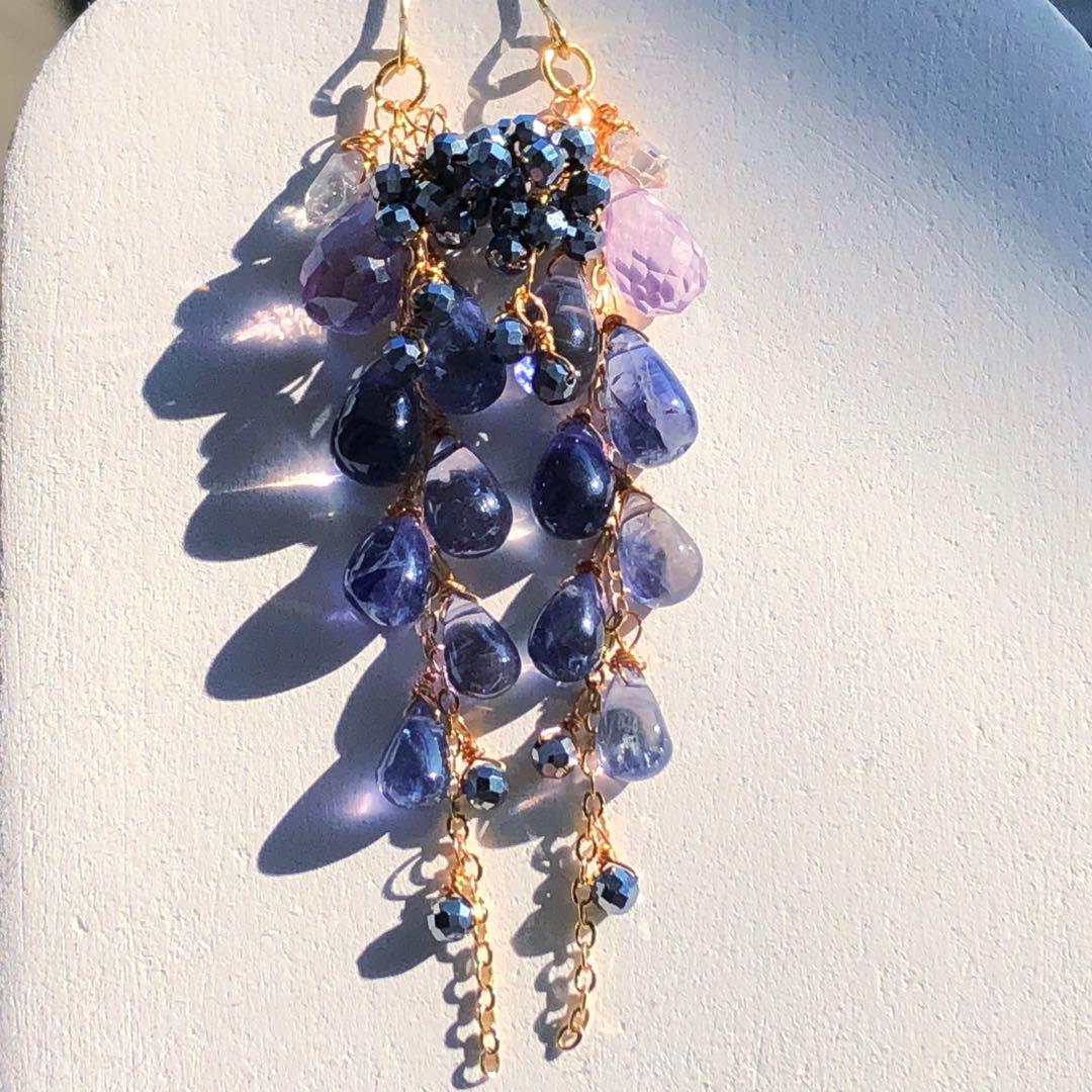 天然石ぷるっと大粒アイオライトのしゃら〜んぶどうピアス14kgf