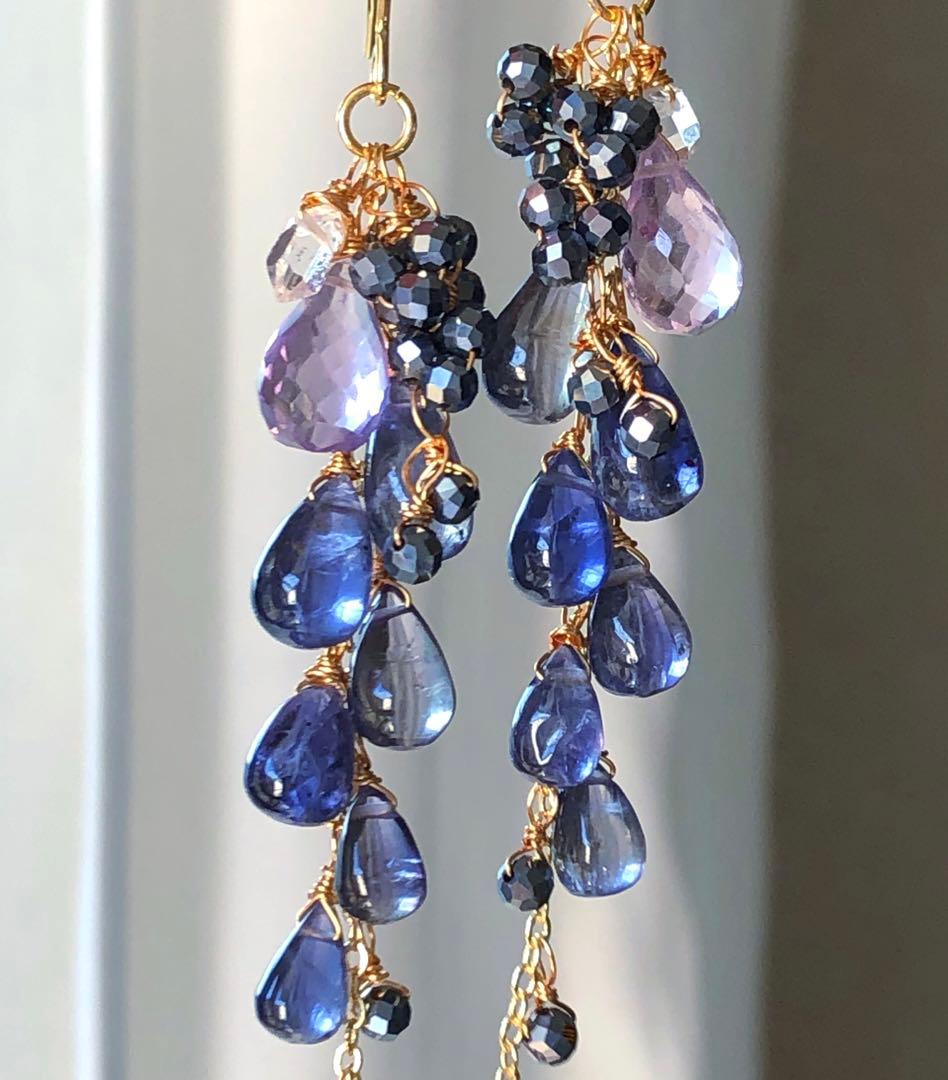 天然石ぷるっと大粒アイオライトのしゃら〜んぶどうピアス14kgf