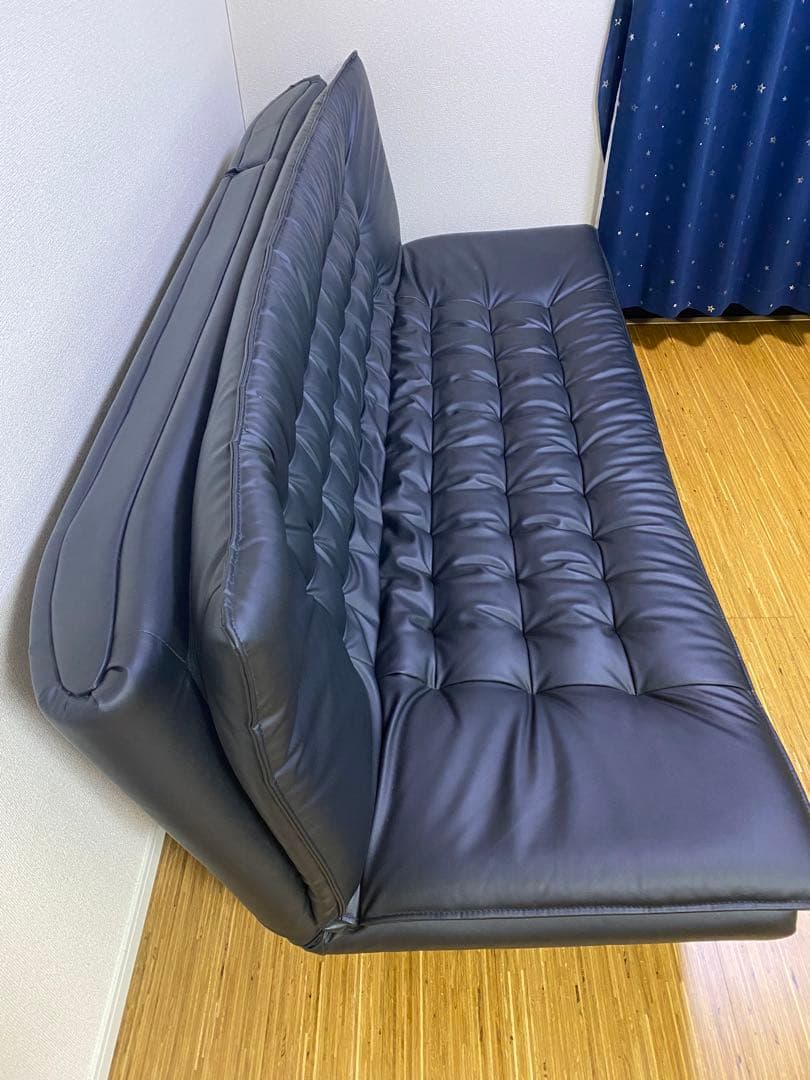 黒色ソファベッド