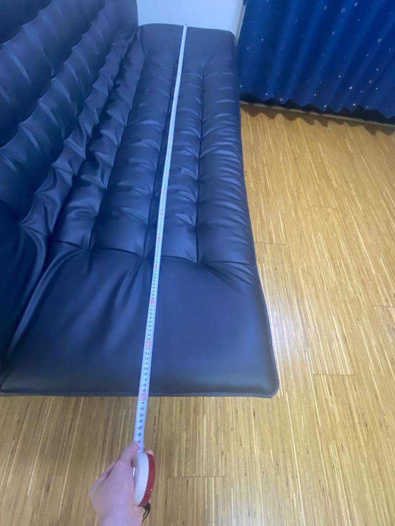 黒色ソファベッド