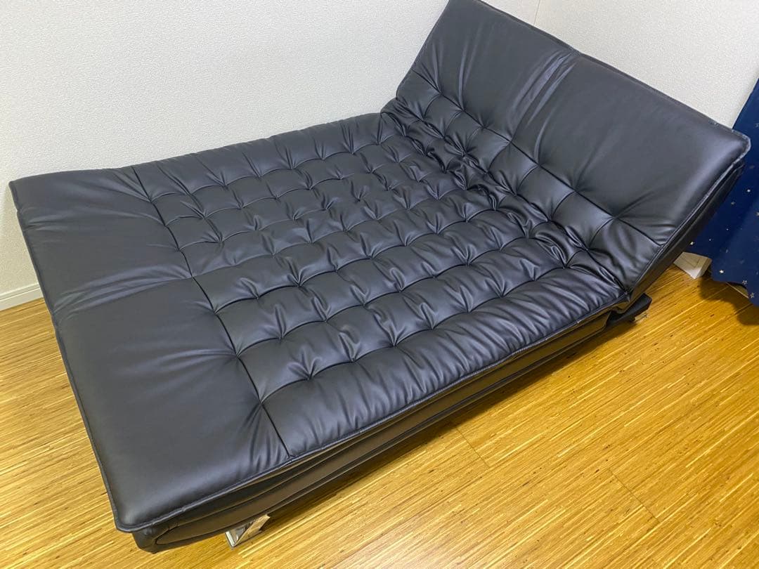 黒色ソファベッド