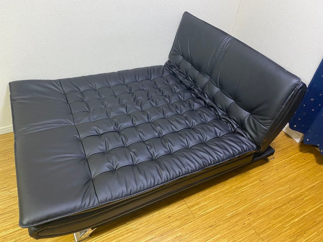 黒色ソファベッド