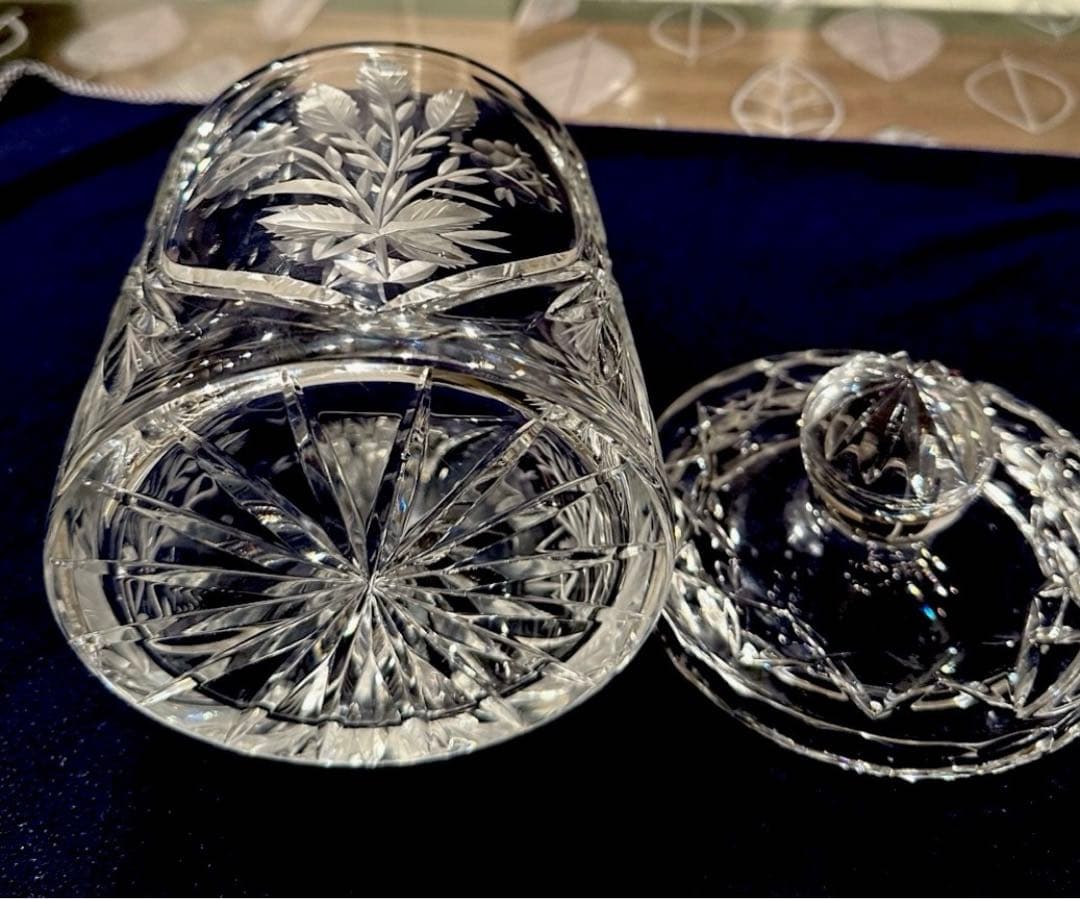 ガラス　クリスタル　容器