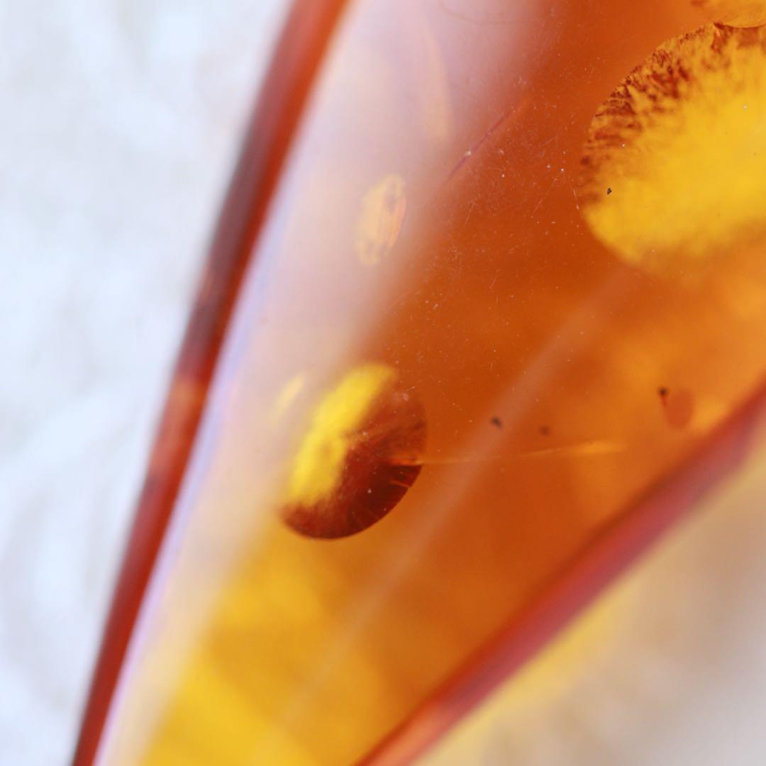 天然琥珀 ティア型ペンダントトップ