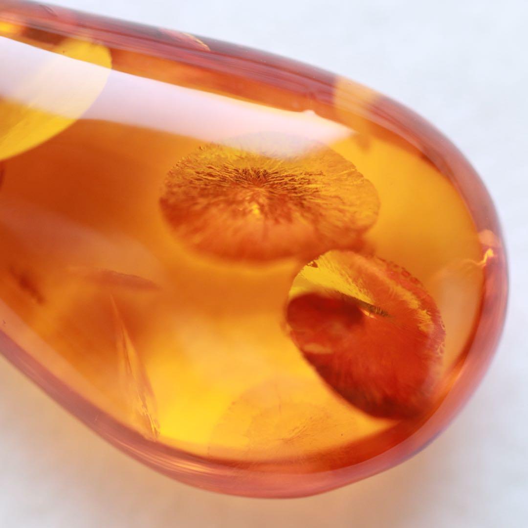 天然琥珀 ティア型ペンダントトップ