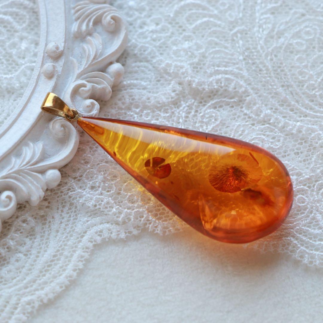 天然琥珀 ティア型ペンダントトップ