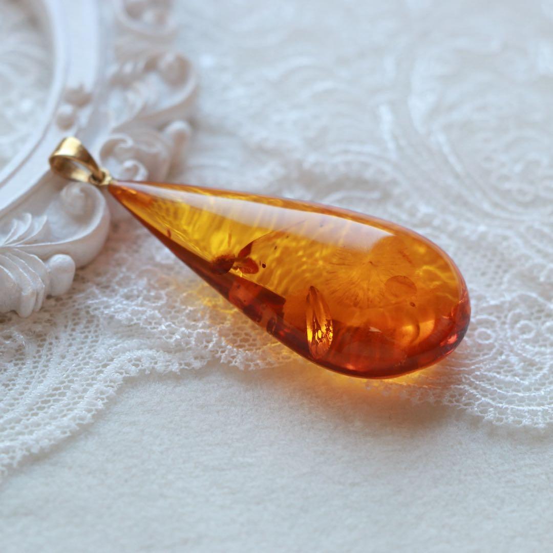 天然琥珀 ティア型ペンダントトップ