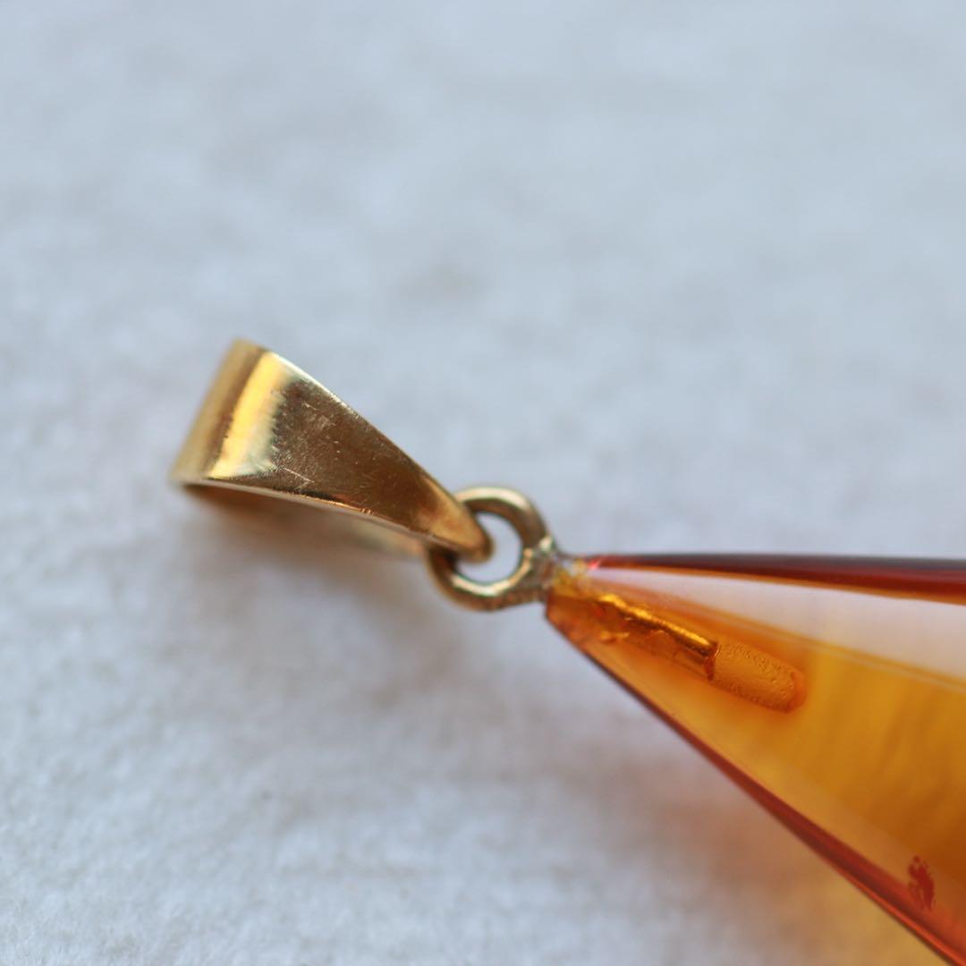 天然琥珀 ティア型ペンダントトップ