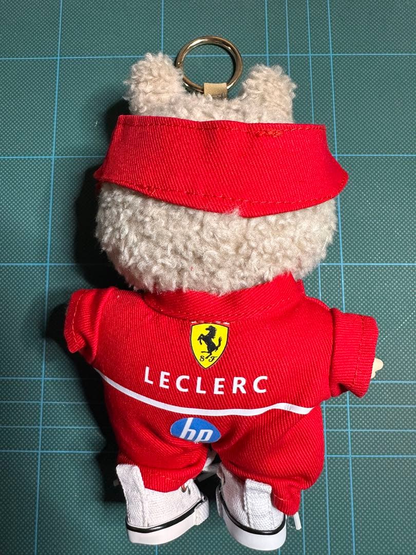 ラブブ labubu レッドブル フェラーリ 海外限定仕様 - メルカリ