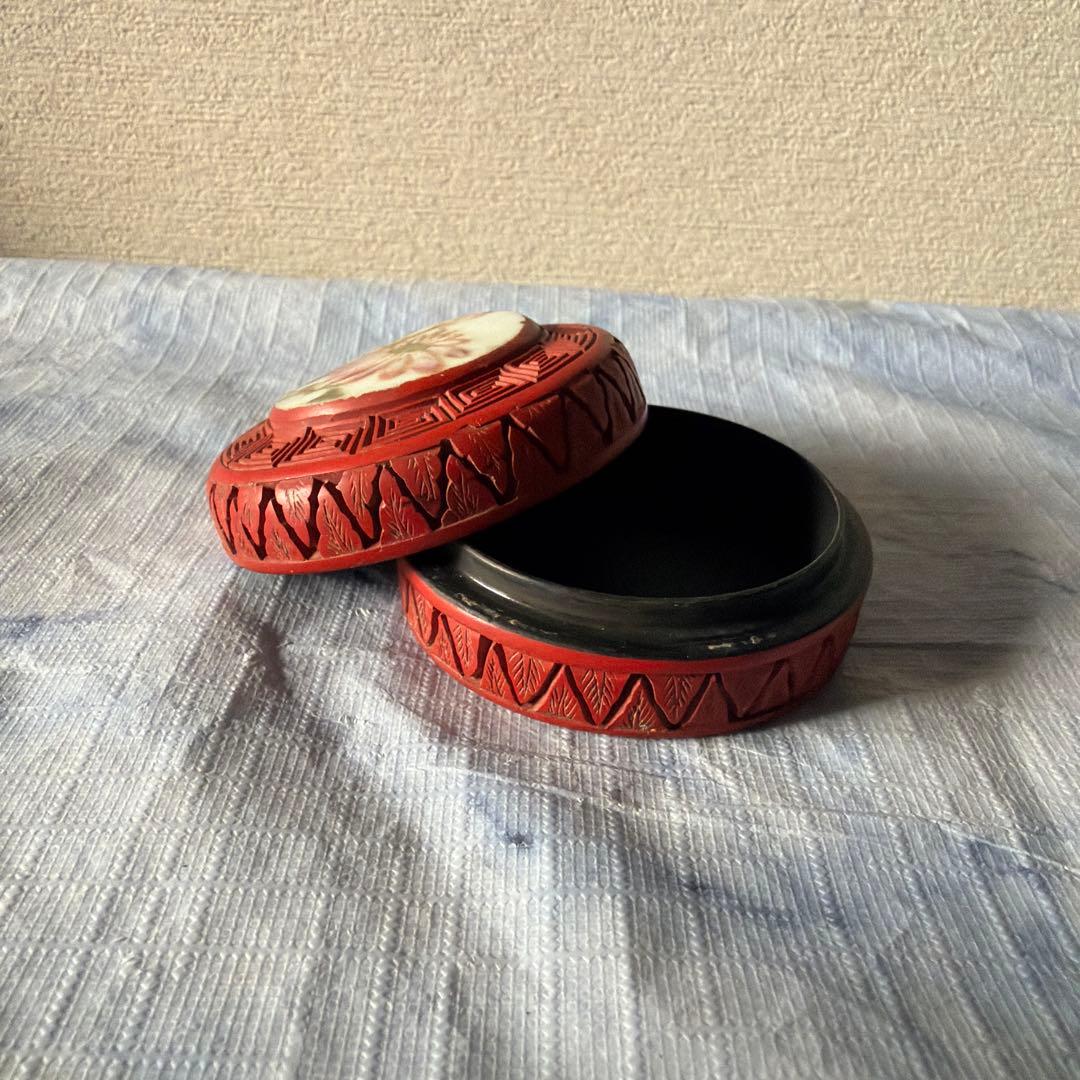 堆朱　香合　アンティーク　陶板　中国　China 小物入れ　ピルケース
